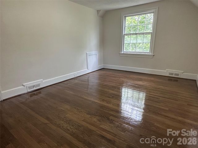 1900 Peachtree Street, Winston Salem, NC 27107