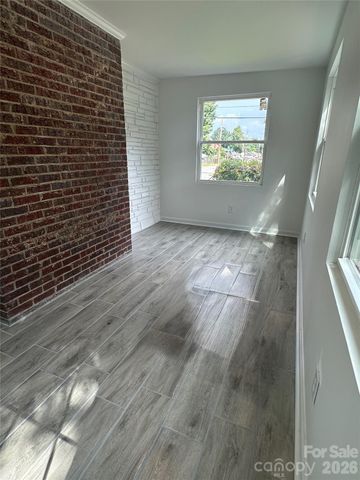 1900 Peachtree Street, Winston Salem, NC 27107