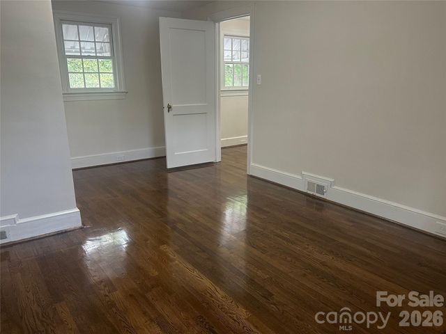 1900 Peachtree Street, Winston Salem, NC 27107