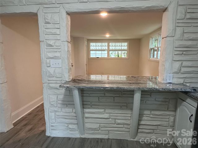 1900 Peachtree Street, Winston Salem, NC 27107