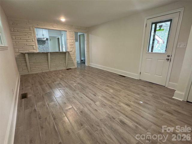 1900 Peachtree Street, Winston Salem, NC 27107