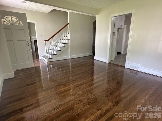 1900 Peachtree Street, Winston Salem, NC 27107