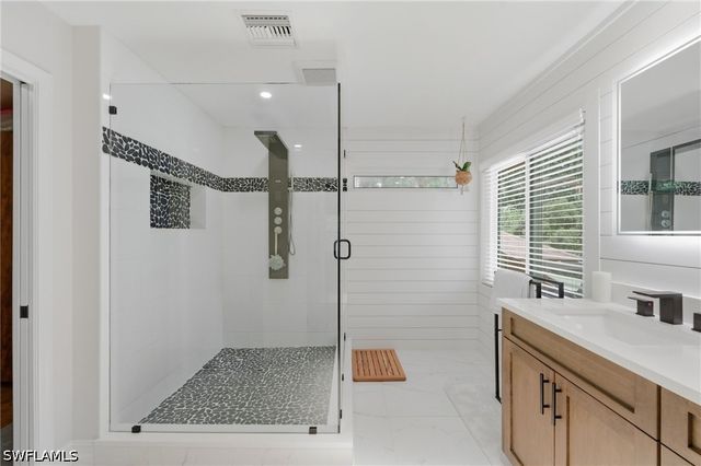 5070 Tamarind Ridge DR, Naples, FL 34119