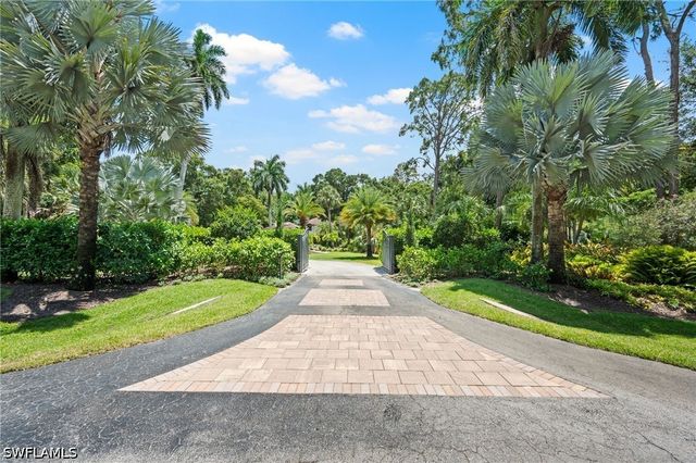 5070 Tamarind Ridge DR, Naples, FL 34119
