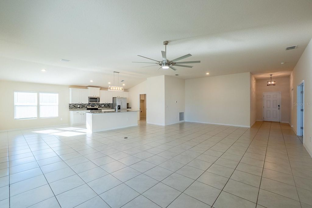 Image 12 of property listing at 1 ZINNIA COURT, Palm Coast, FL 32164