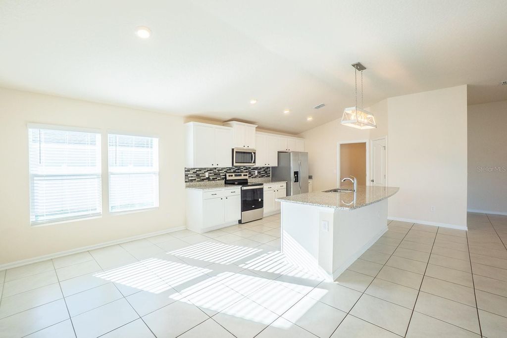 Image 14 of property listing at 1 ZINNIA COURT, Palm Coast, FL 32164