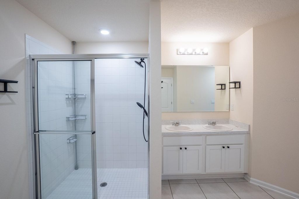 Image 34 of property listing at 1 ZINNIA COURT, Palm Coast, FL 32164