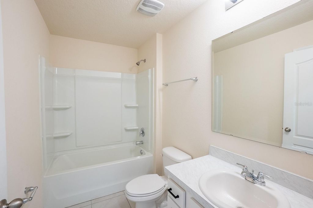 Image 38 of property listing at 1 ZINNIA COURT, Palm Coast, FL 32164