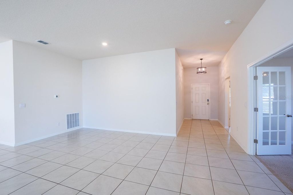 Image 7 of property listing at 1 ZINNIA COURT, Palm Coast, FL 32164