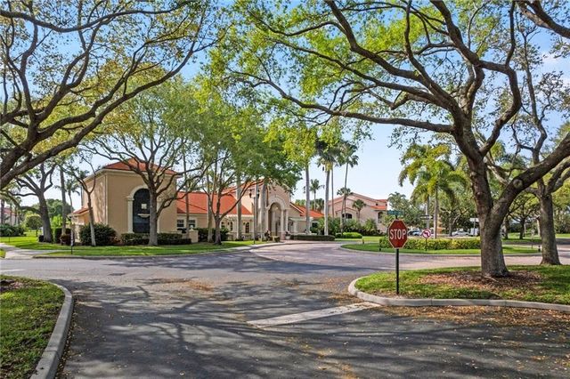 1640 N 42nd Circle 208, Vero Beach, FL 32967