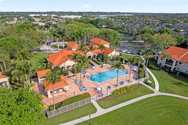 1640 N 42nd Circle 208, Vero Beach, FL 32967