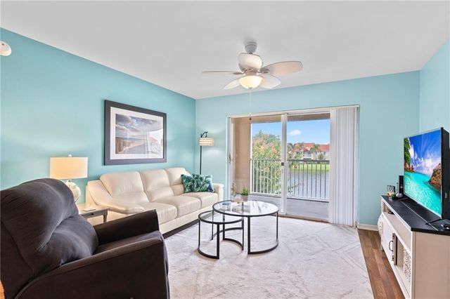 1640 N 42nd Circle 208, Vero Beach, FL 32967