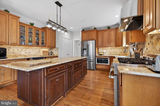 10713 CLOVERBROOKE DR, Potomac, MD 20854