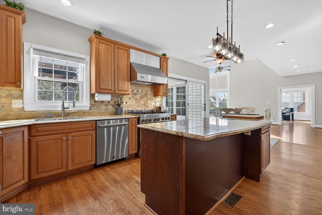 10713 CLOVERBROOKE DR, Potomac, MD 20854