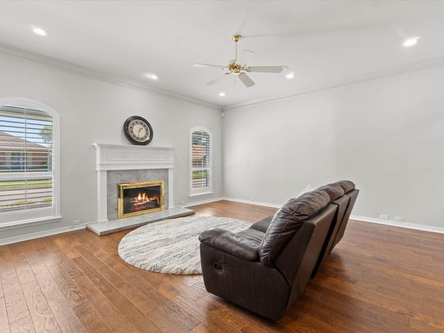 6 Friendswood Dr., Longview, TX 75605