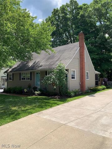 450 Bell Street, Chagrin Falls, OH 44022