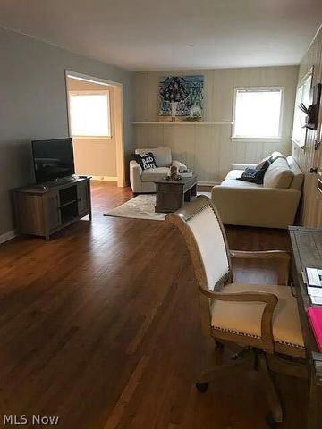 450 Bell Street, Chagrin Falls, OH 44022