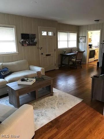450 Bell Street, Chagrin Falls, OH 44022