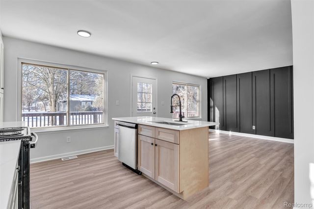 3410 Van Zandt Road, Waterford Charter Township, MI 48329