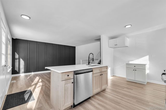 3410 Van Zandt Road, Waterford Charter Township, MI 48329