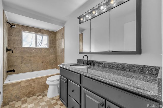 3410 Van Zandt Road, Waterford Charter Township, MI 48329