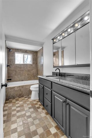 3410 Van Zandt Road, Waterford Charter Township, MI 48329