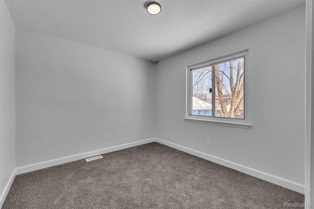 3410 Van Zandt Road, Waterford Charter Township, MI 48329