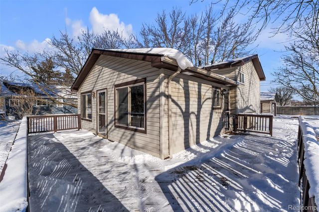 3410 Van Zandt Road, Waterford Charter Township, MI 48329