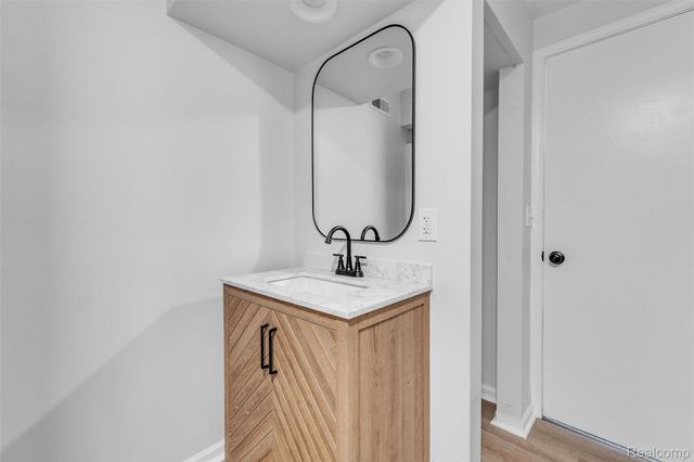 3410 Van Zandt Road, Waterford Charter Township, MI 48329