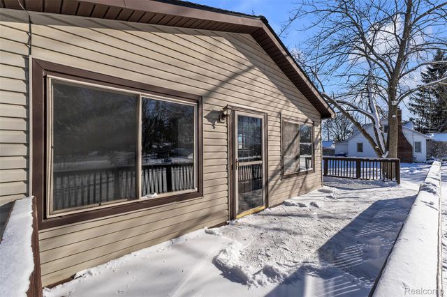 3410 Van Zandt Road, Waterford Charter Township, MI 48329