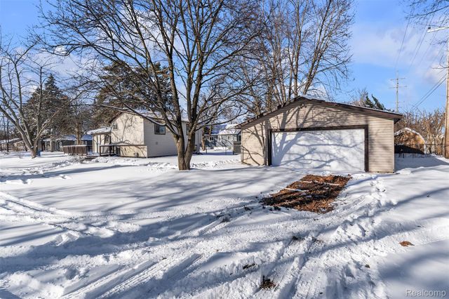 3410 Van Zandt Road, Waterford Charter Township, MI 48329