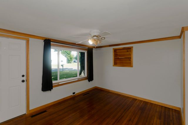 3 Field St, Southwick, MA 01077