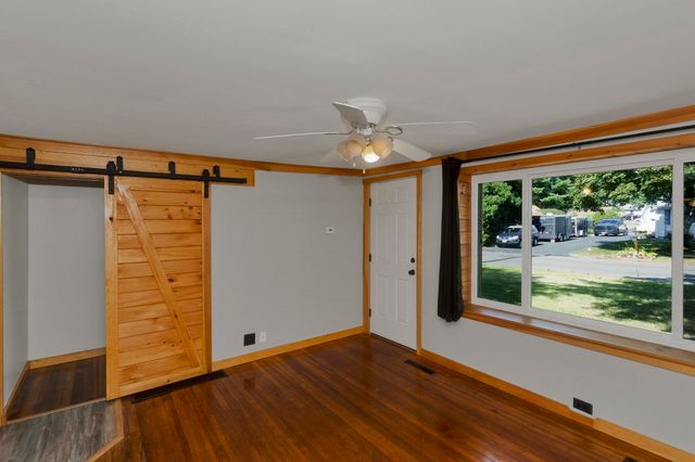 3 Field St, Southwick, MA 01077