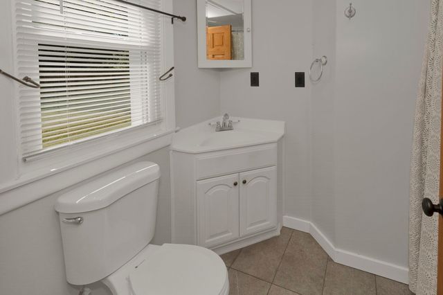 3 Field St, Southwick, MA 01077