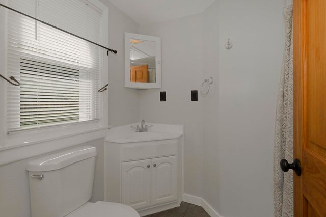 3 Field St, Southwick, MA 01077