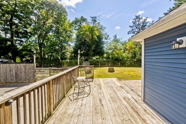 3 Field St, Southwick, MA 01077
