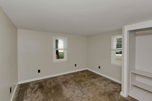 3 Field St, Southwick, MA 01077