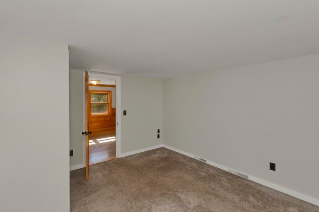 3 Field St, Southwick, MA 01077