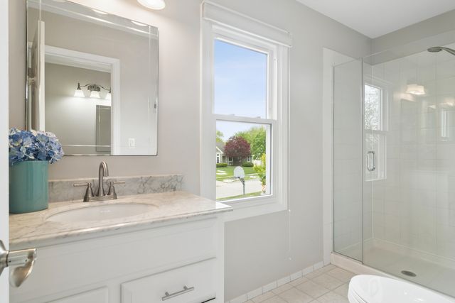4255 OAK KNOLL Lane, Hoffman Estates, IL 60192