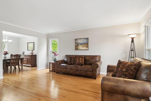 4255 OAK KNOLL Lane, Hoffman Estates, IL 60192