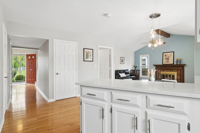4255 OAK KNOLL Lane, Hoffman Estates, IL 60192