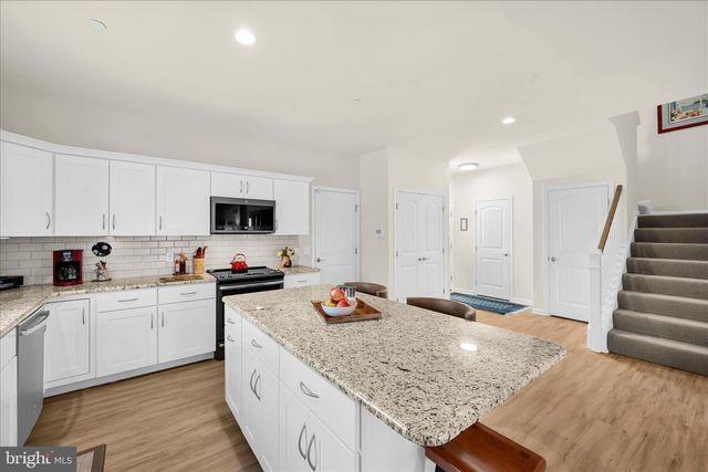 718 STONE CREEK RD, Lancaster, PA 17603