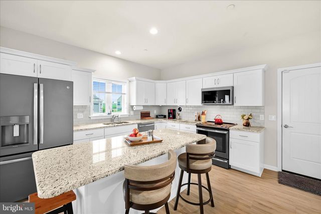718 STONE CREEK RD, Lancaster, PA 17603