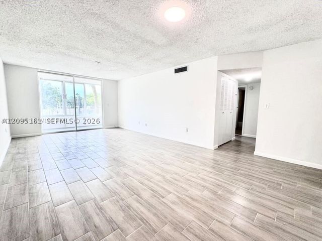 1800 SW 81st Ave 1204, North Lauderdale, FL 33068