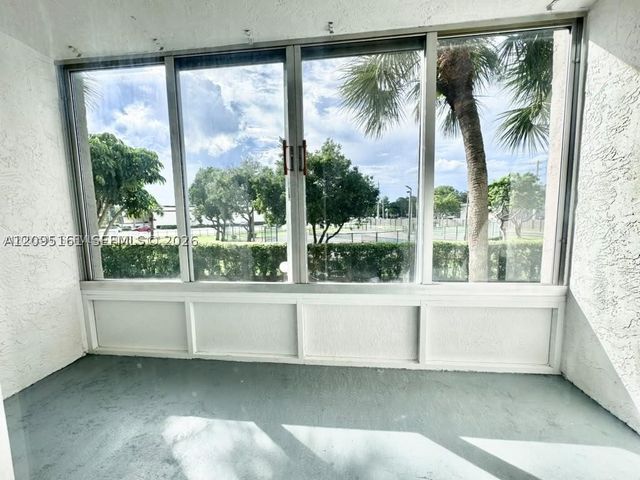 1800 SW 81st Ave 1204, North Lauderdale, FL 33068