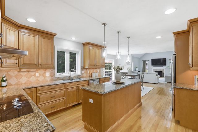 15 Northland Road, Windham, NH 03087