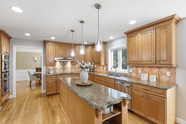 15 Northland Road, Windham, NH 03087