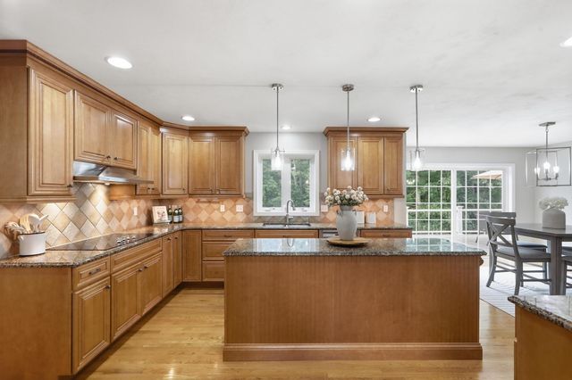 15 Northland Road, Windham, NH 03087