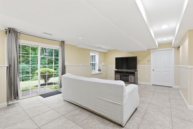 15 Northland Road, Windham, NH 03087