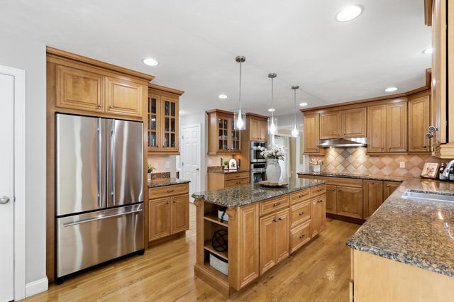 15 Northland Road, Windham, NH 03087